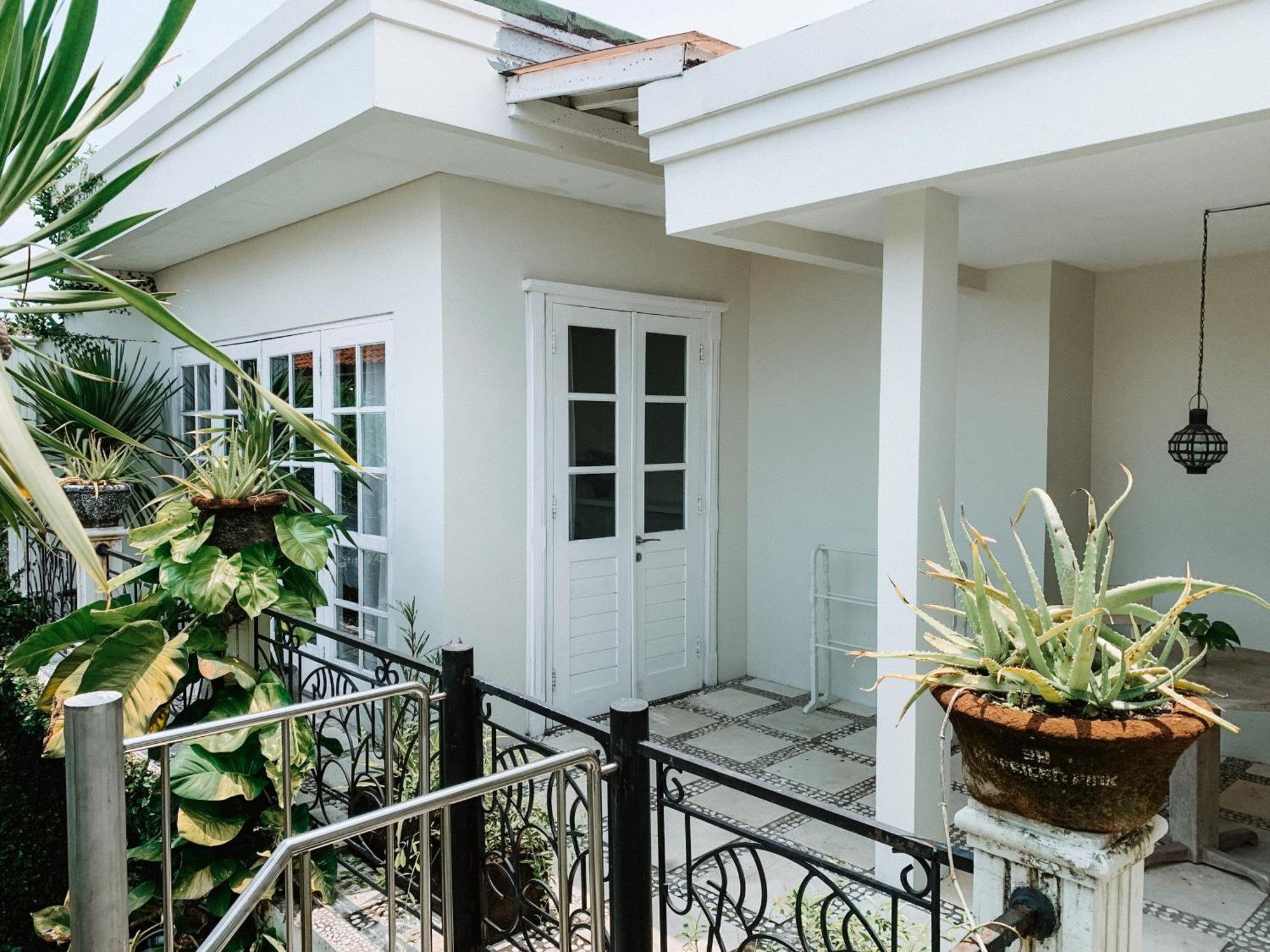 Casa Artista By Kresna Hospitality Hotel Seminyak  Exterior photo